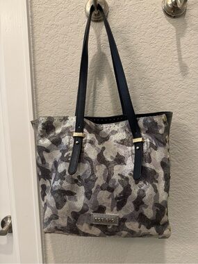 Pop Bag Blue and Silver Metallic leather Camo Tote